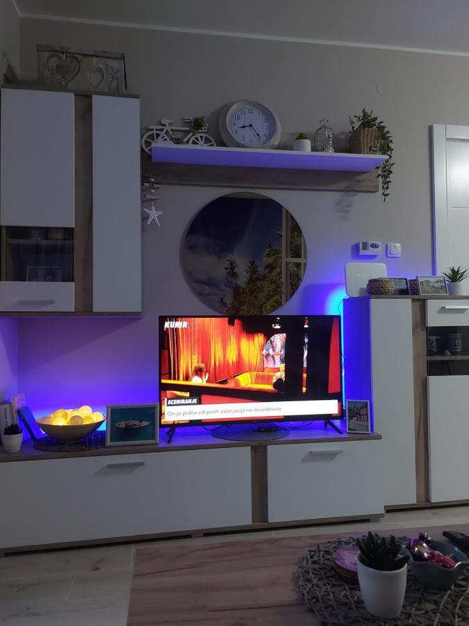 # Espresso 2 Apartman Sa Garazom สเรมสกา มิโตรวิตซา ภายนอก รูปภาพ