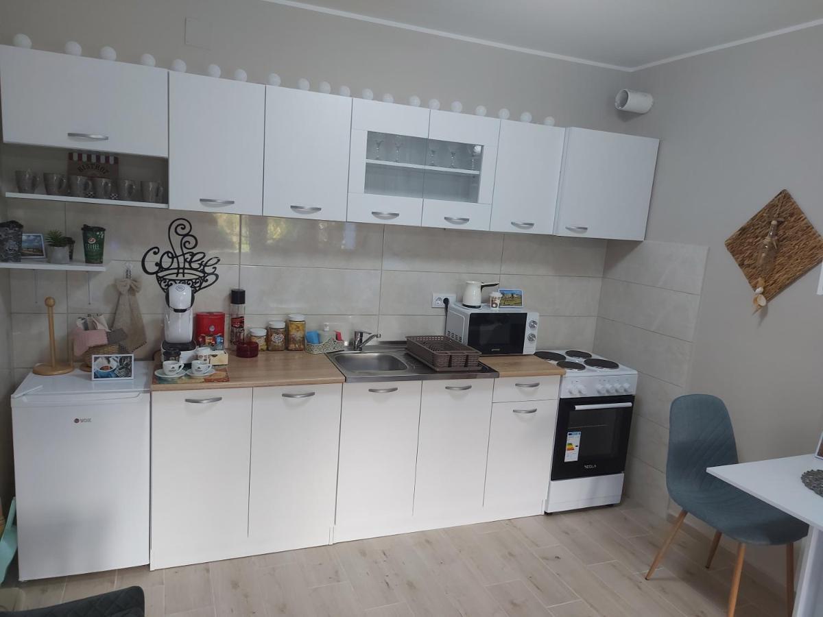 # Espresso 2 Apartman Sa Garazom สเรมสกา มิโตรวิตซา ภายนอก รูปภาพ